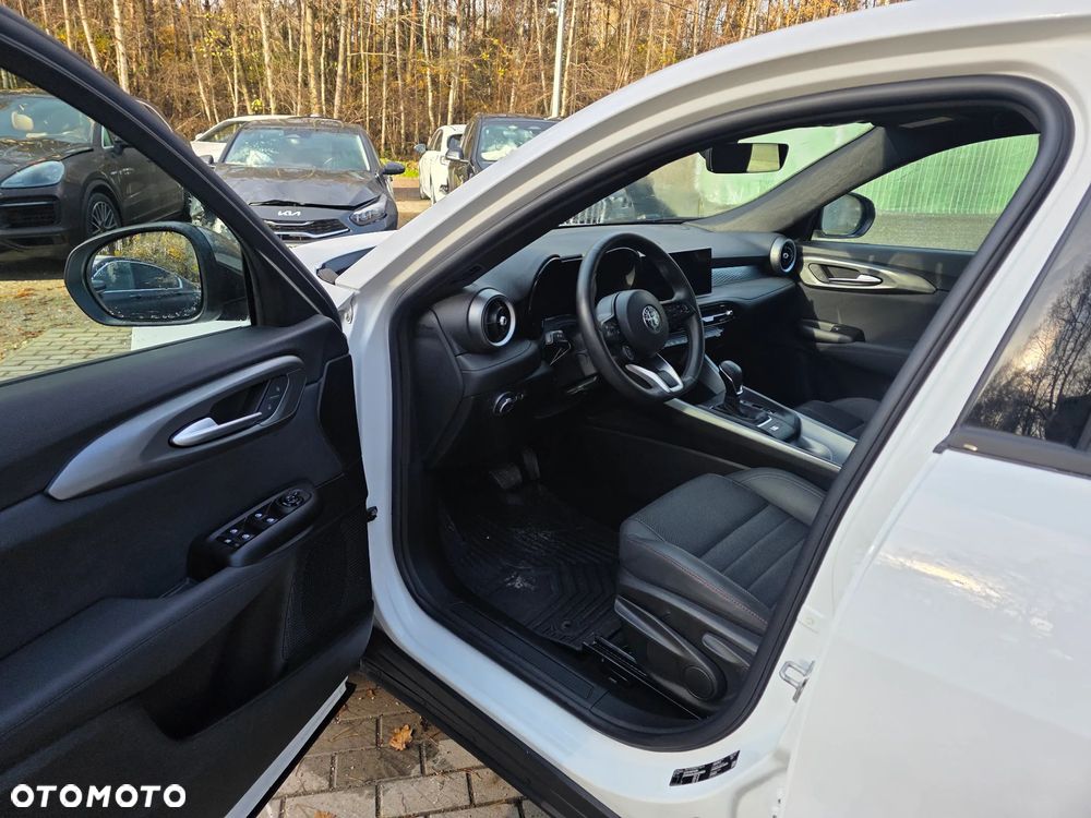 Alfa Romeo Tonale 1.5 T4 GSE mHEV Sprint DCT - 11