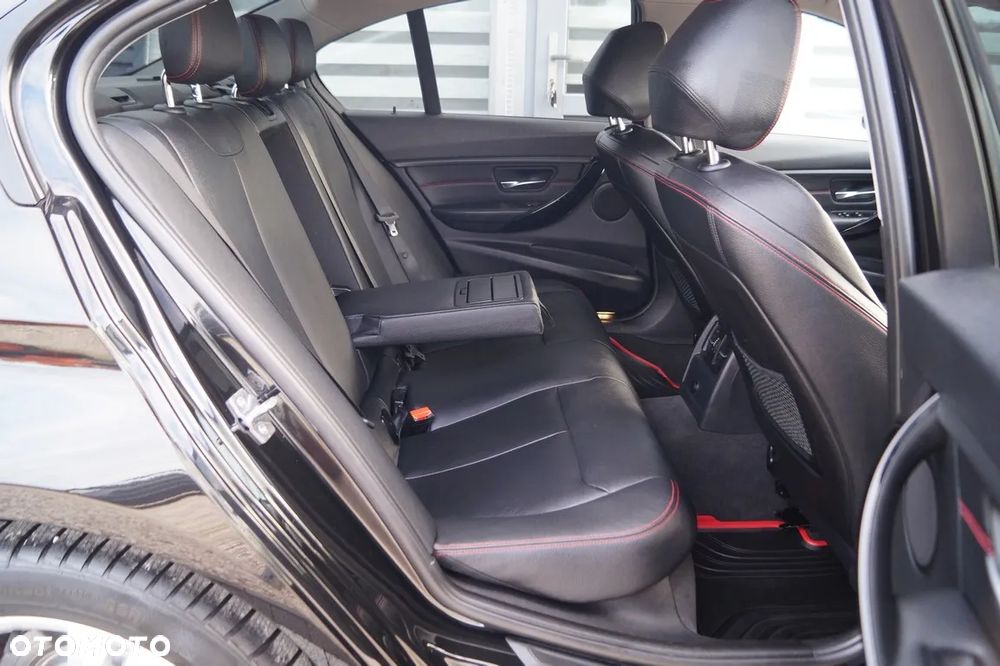 BMW Seria 3 328i xDrive Sport-Aut Sport Line - 22