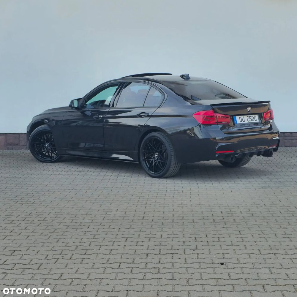 BMW Seria 3 330i xDrive M Sport - 26