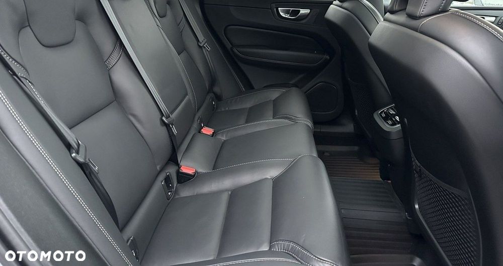 Volvo XC 60 B4 D Ultimate Dark - 19