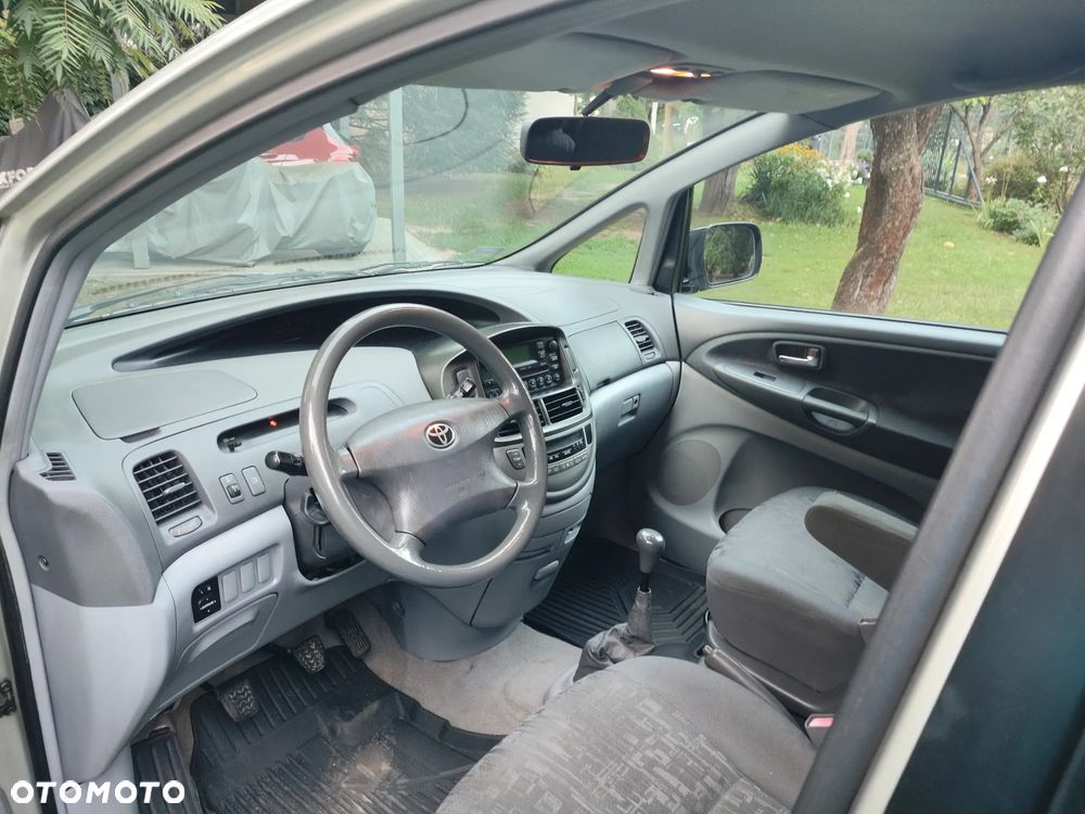 Toyota Previa 2.0 D-4D Linea Terra - 14