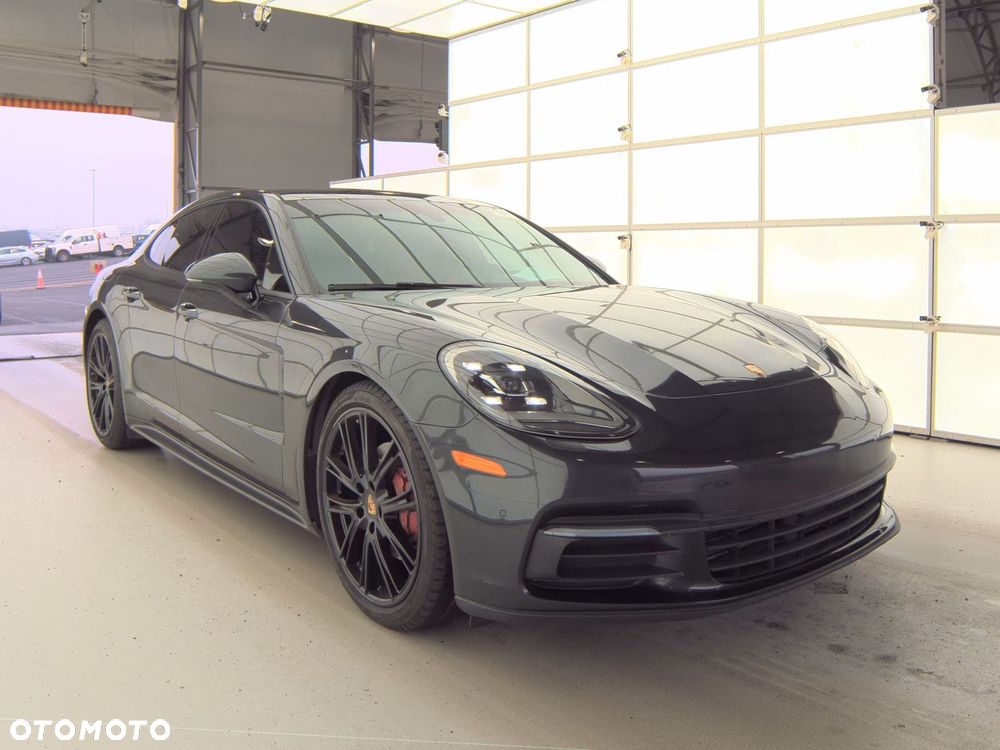 Porsche Panamera PDK - 3