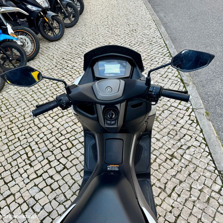 Yamaha NMAX 125 - 10