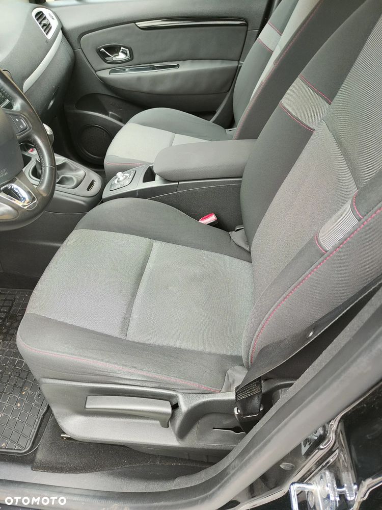 Renault Scenic dCi 110 Paris - 9