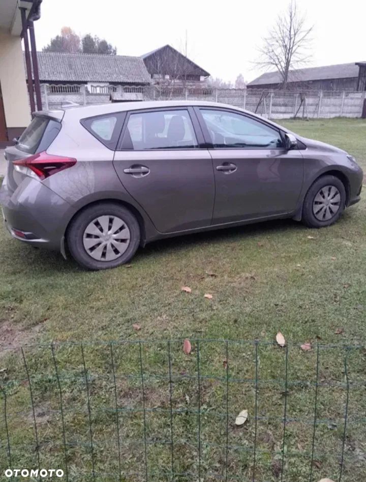 Toyota Auris - 1