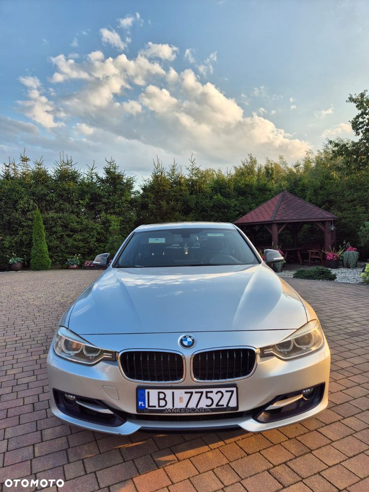 BMW Seria 3 335i xDrive Sport Line - 2