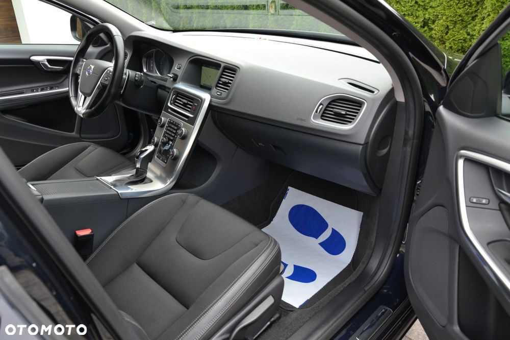 Volvo V60 D3 Geartronic Summum - 16