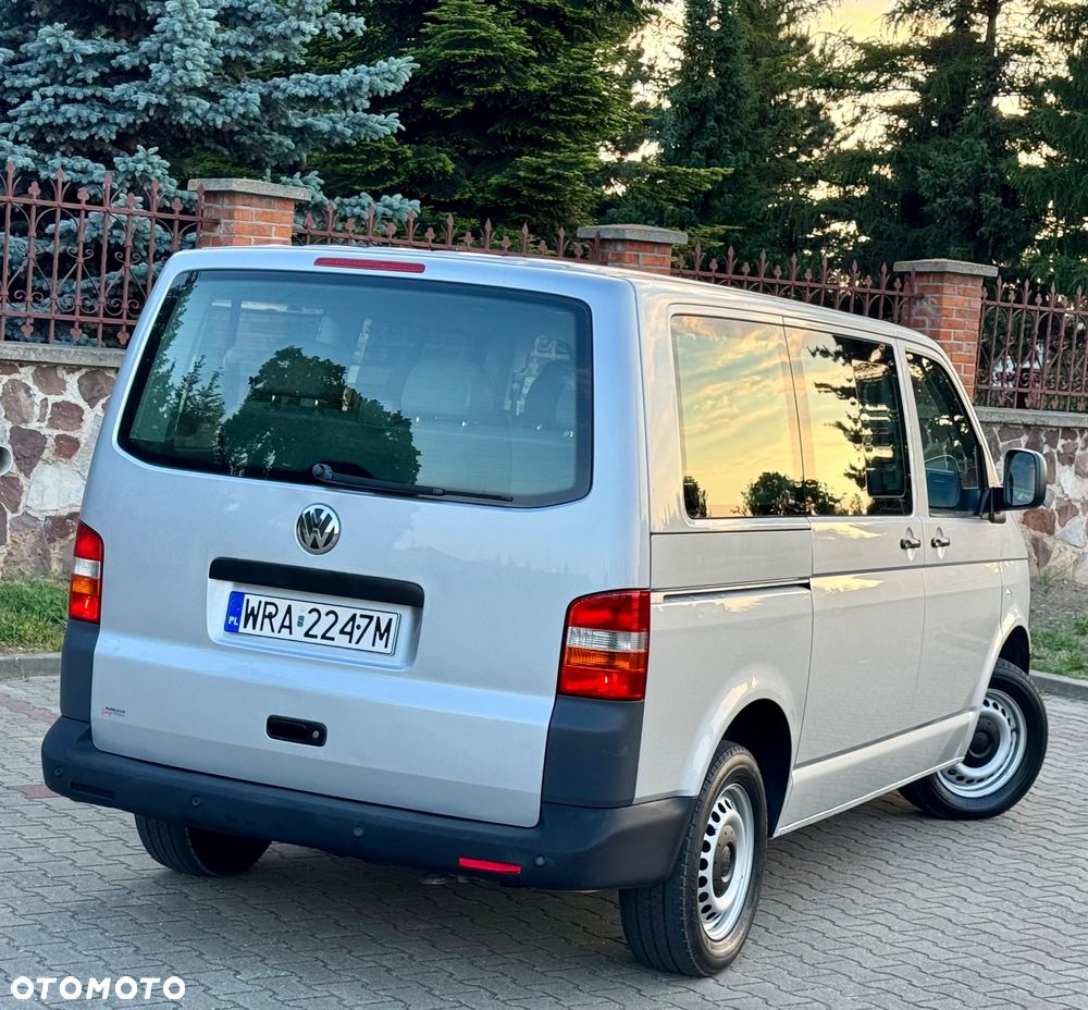 Volkswagen Caravelle - 9