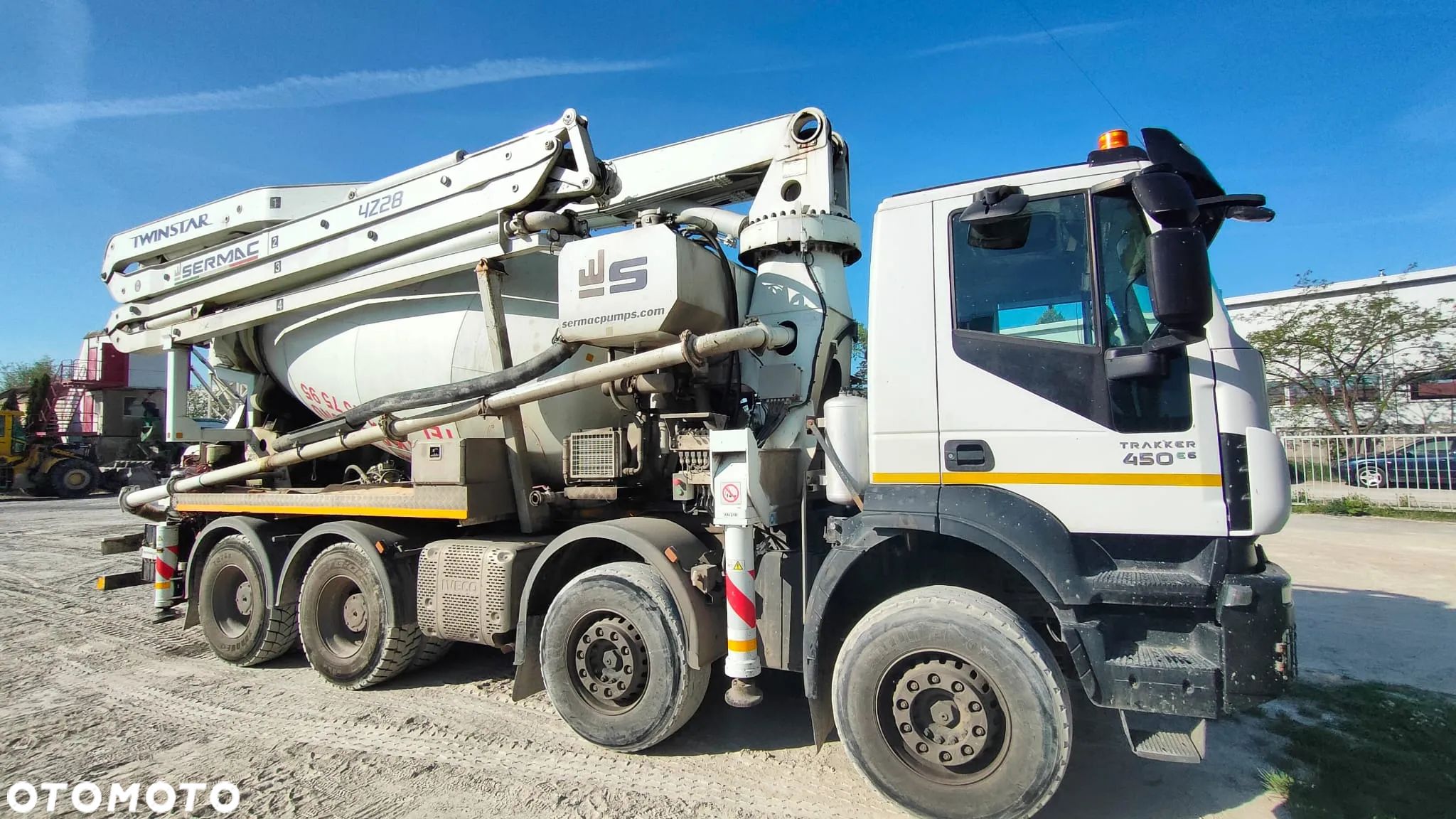 Iveco TRAKKER - 1
