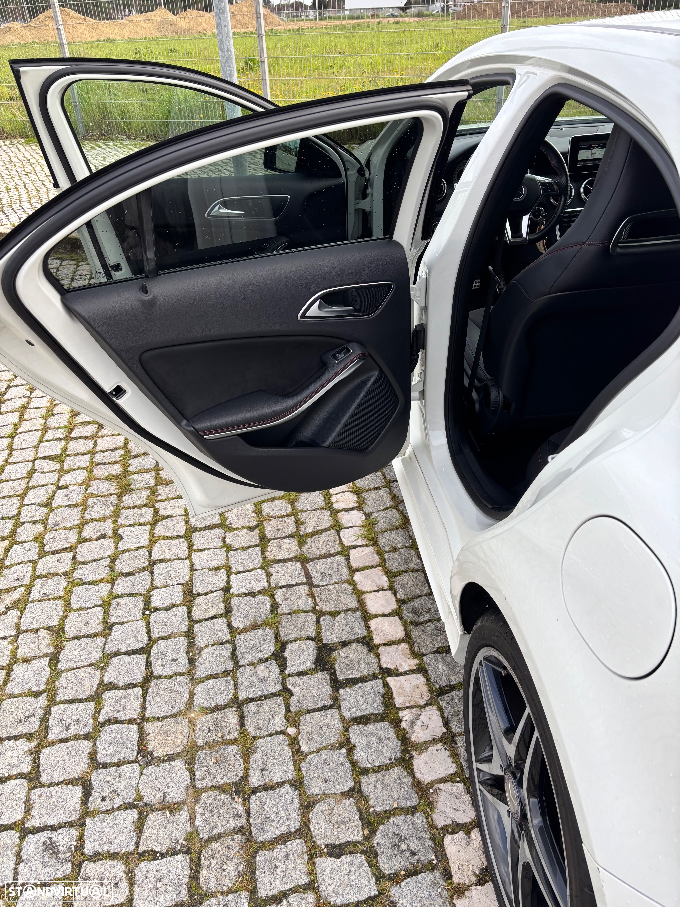 Mercedes-Benz A 200 CDi BE AMG Line - 14