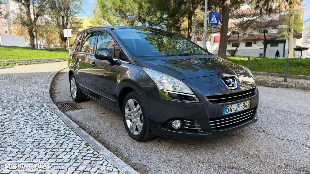 Peugeot 5008 1.6 HDi 7L Allure J17 - 1