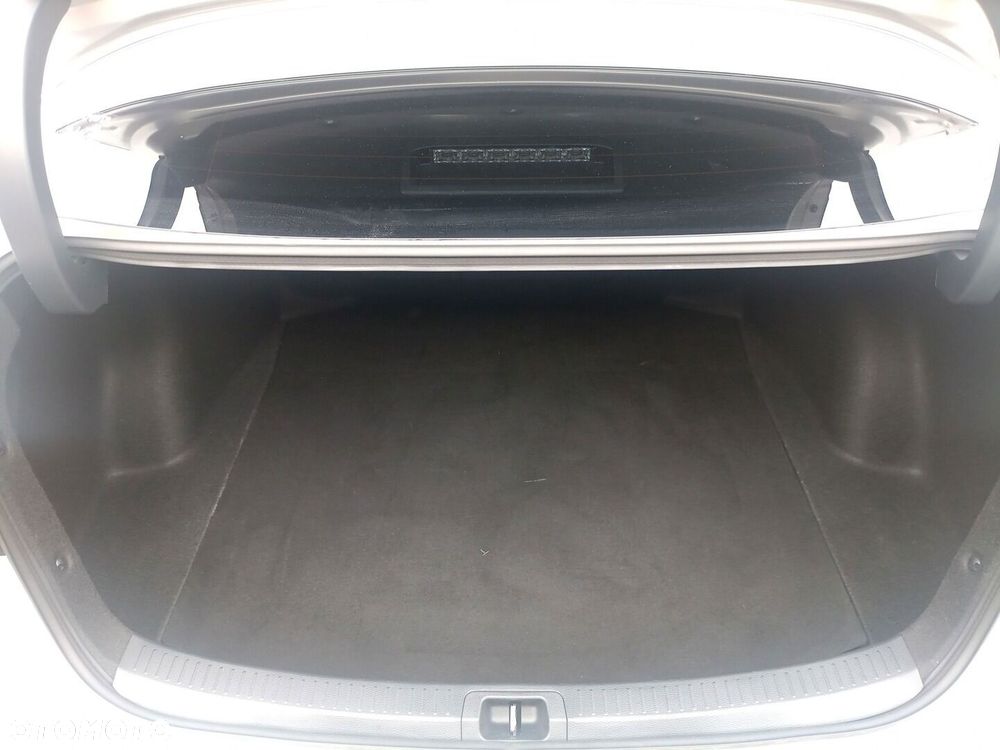 Toyota Corolla 1.8 Hybrid Style - 15