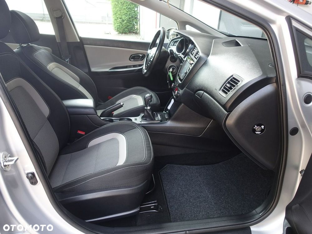 Kia Ceed - 13