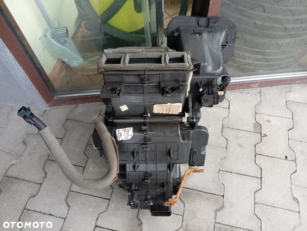 Nissan Note E12 nagrzewnica Climatronic Europa - 1