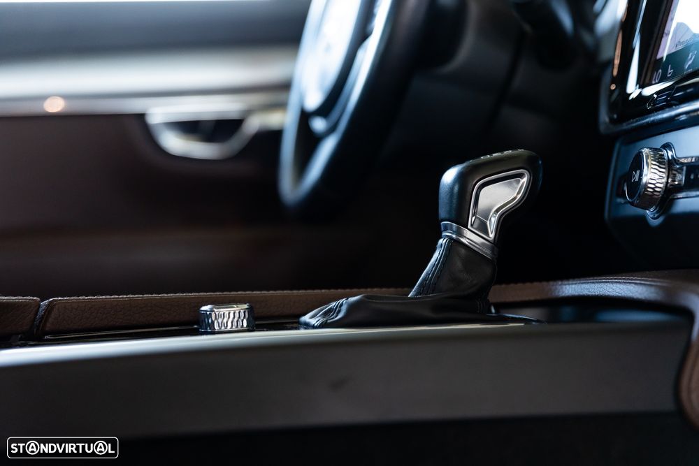 Volvo V90 D4 AWD Geartronic - 18