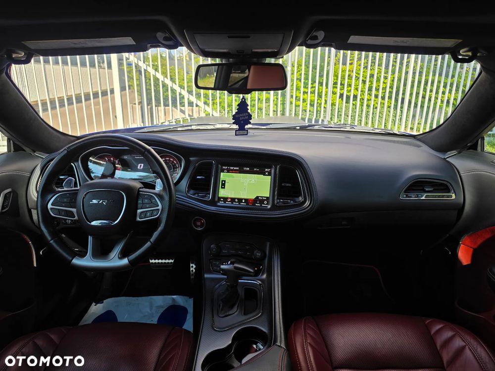Dodge Challenger 6.2 Hellcat - 11