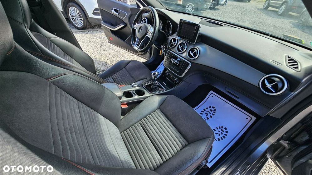 Mercedes-Benz CLA - 27
