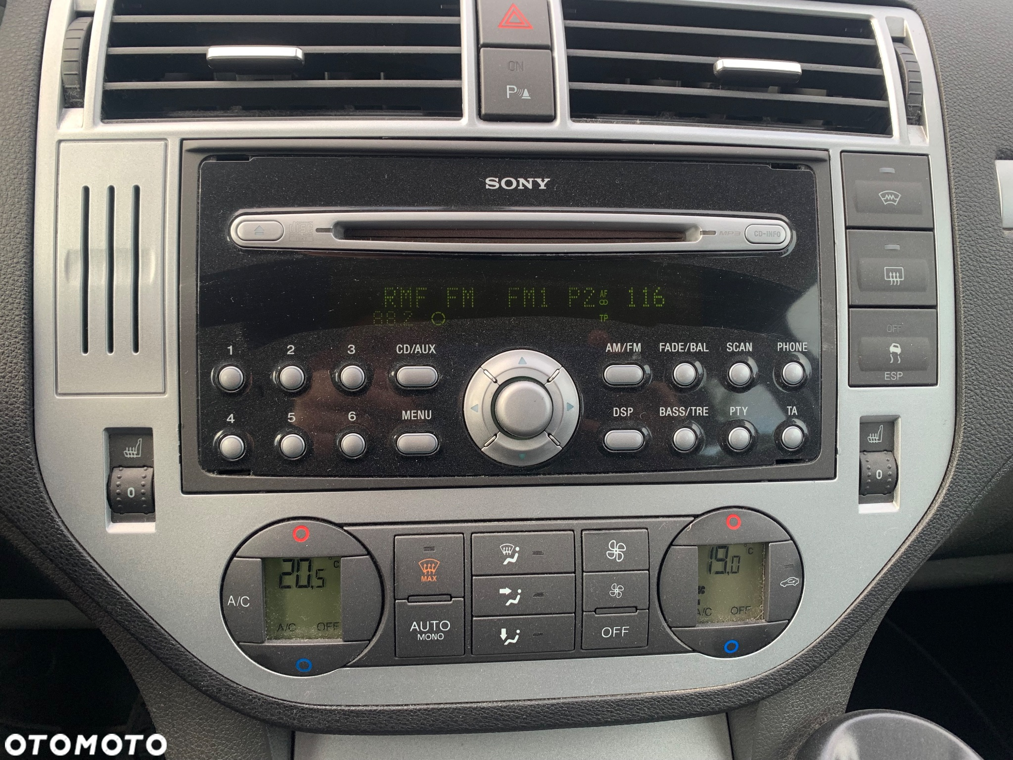 Ford Focus C-Max 2.0 Ghia - 19