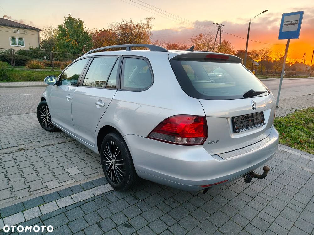 Volkswagen Golf - 6
