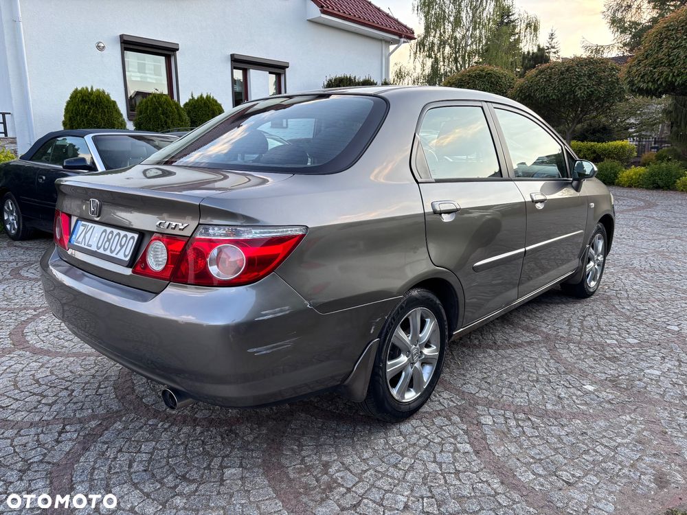 Honda City 1.4 Comfort - 8