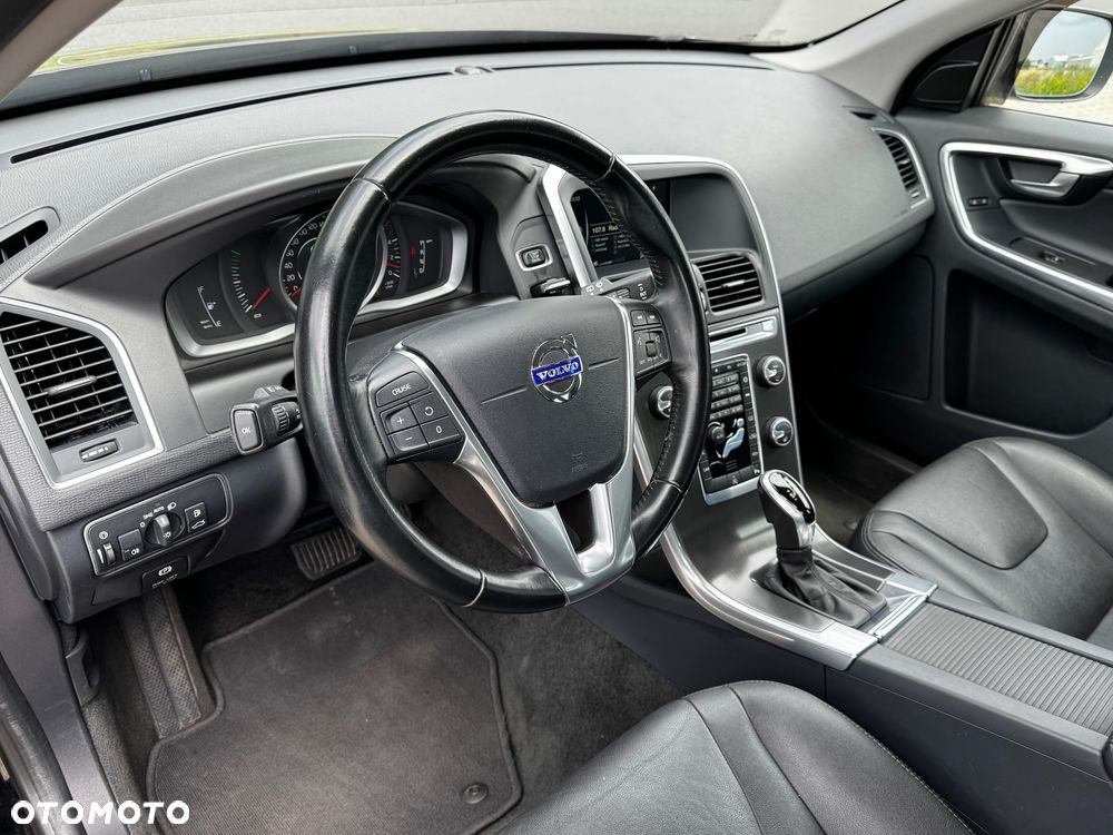 Volvo XC 60 D4 Geartronic Momentum - 25