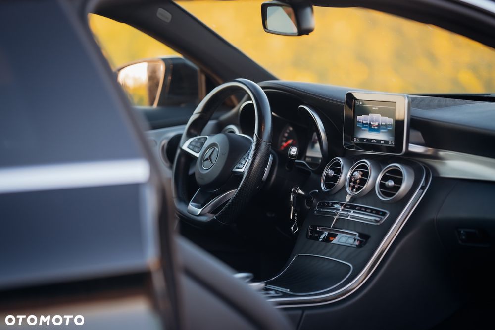Mercedes-Benz Klasa C 200 4-Matic 9G-Tronic - 2