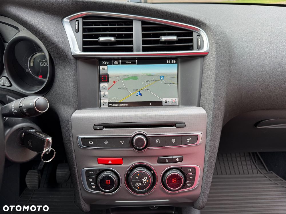 Citroën C4 e-HDi 115 Exclusive - 28