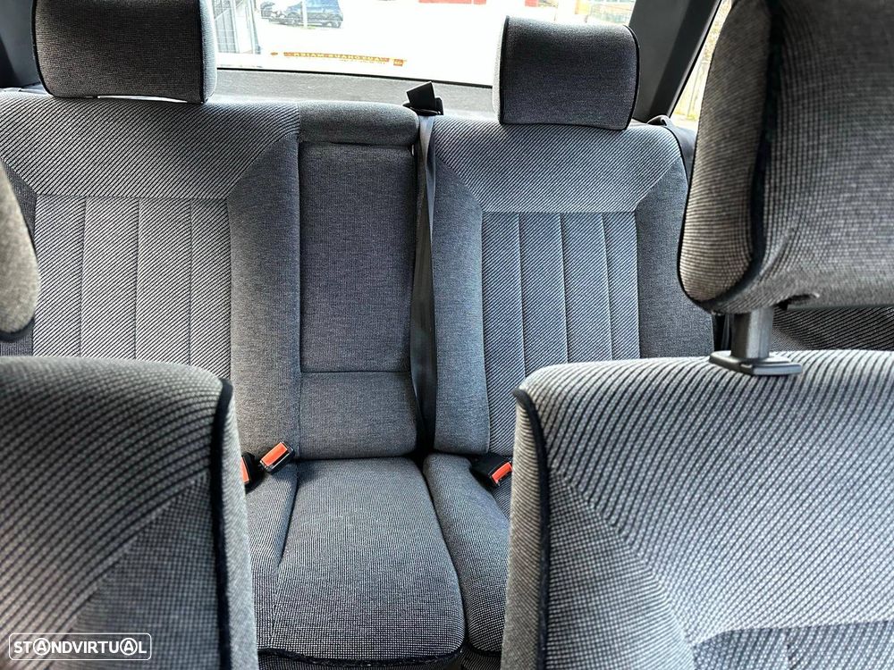 VW Passat 1.6 GL TD - 19