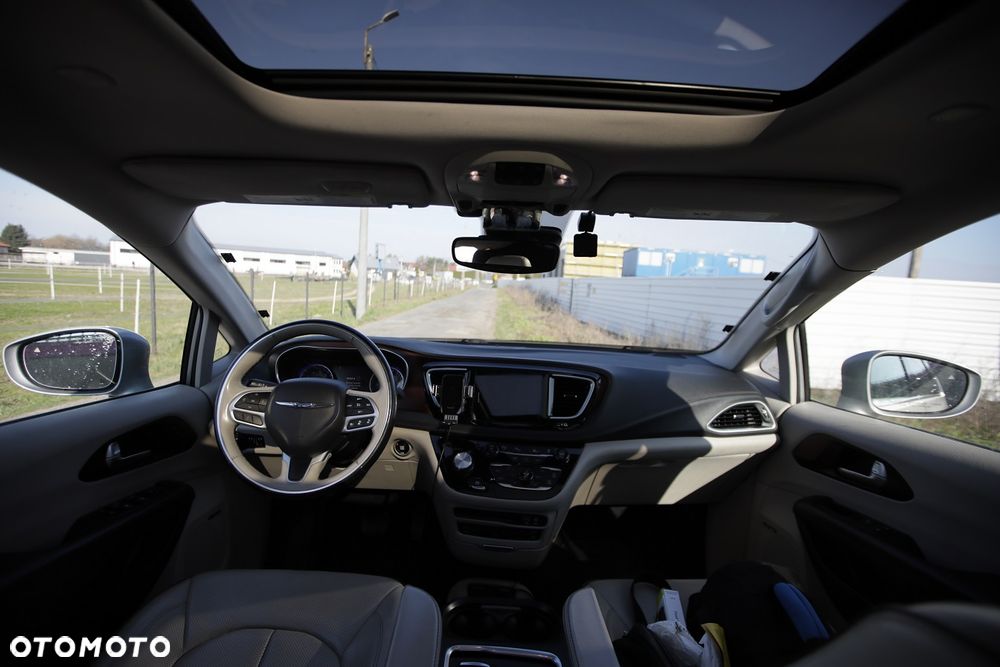 Chrysler Pacifica - 20