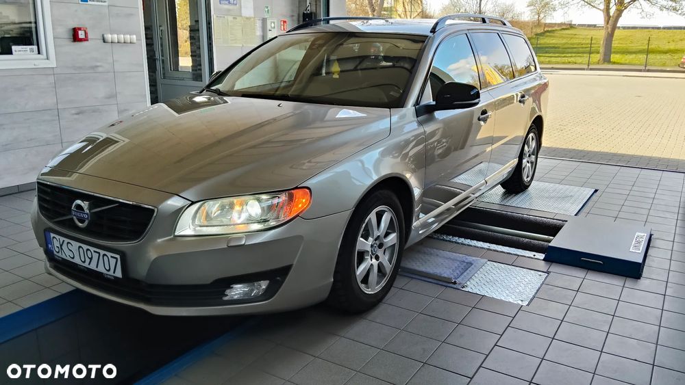 Volvo V70 D2 Geartronic Powershift Momentum - 1
