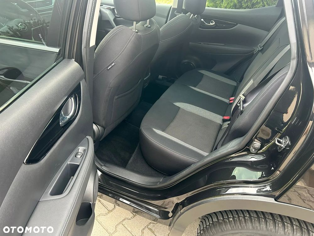 Nissan Qashqai 1.3 DIG-T N-Connecta - 28