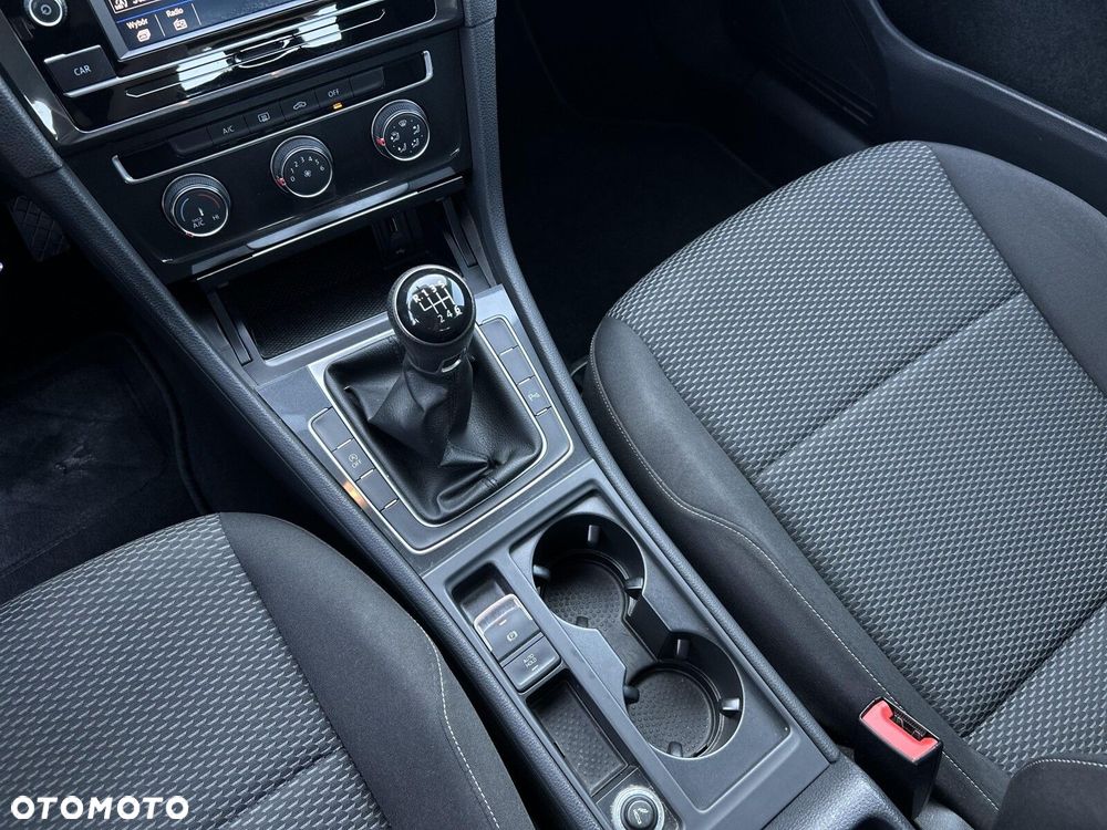 Volkswagen Golf 1.4 TSI BMT Comfortline - 18