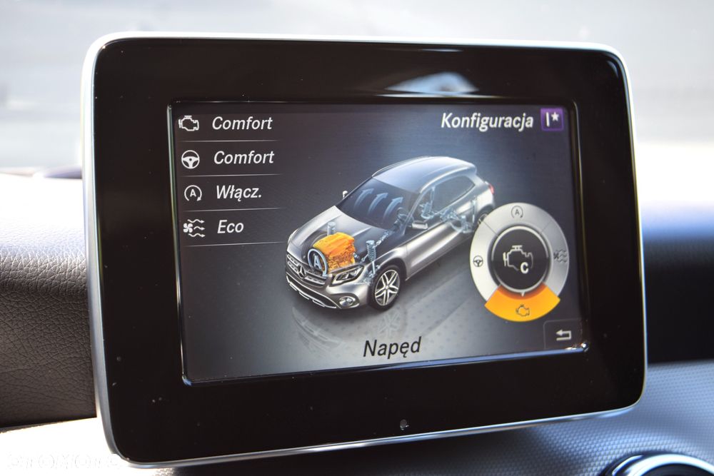 Mercedes-Benz GLA 200 7G-DCT Style - 26