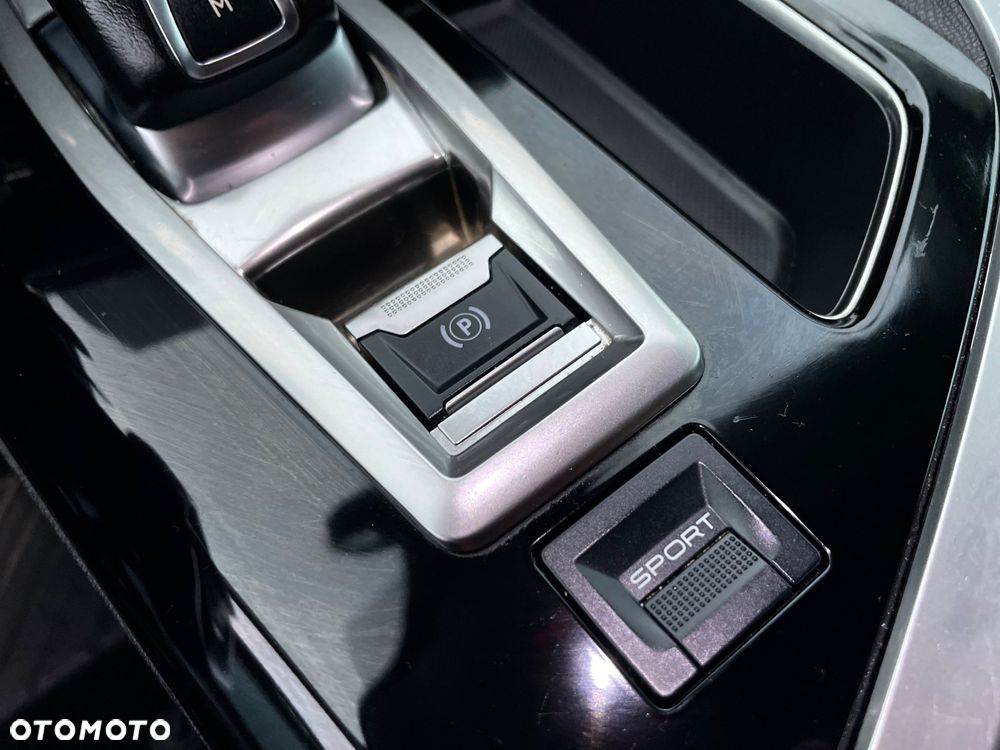 Peugeot 5008 BlueHDI 120 EAT6 Allure - 24