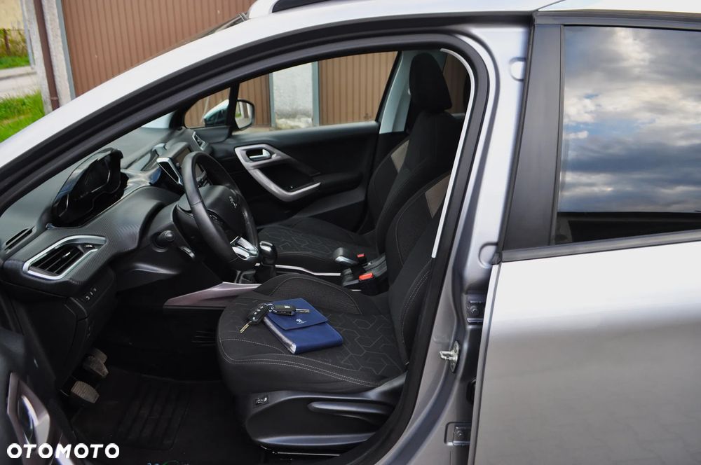 Peugeot 2008 BlueHDi 100 STOP & START Allure - 27