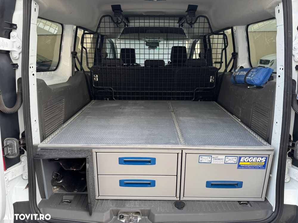 Ford Transit Connect - 22