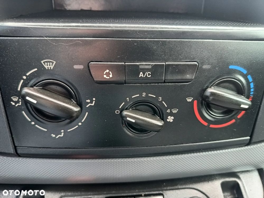 Peugeot Partner 1.6 Hdi 90 kM manual, 2012 rok WEBASTO paka jak NOWA Stan bardzo dobry!! NISKIE SPALANIE- BEZWYPADKOWY! - 33