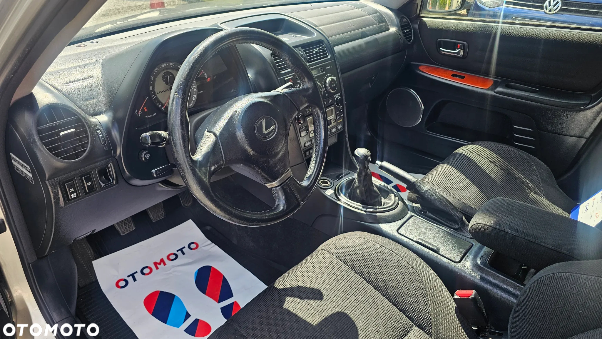 Lexus IS 200 SportCross - 11