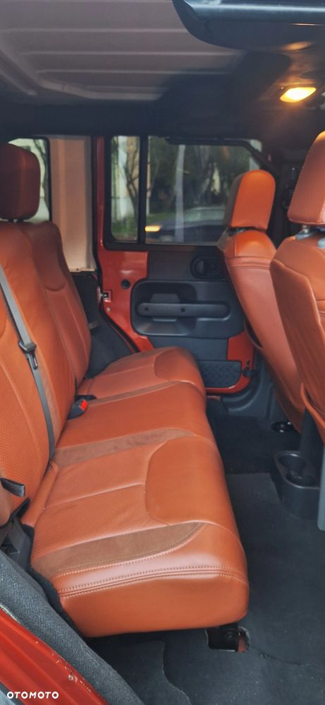 Jeep Wrangler Unlimited 3.8 Sahara - 21