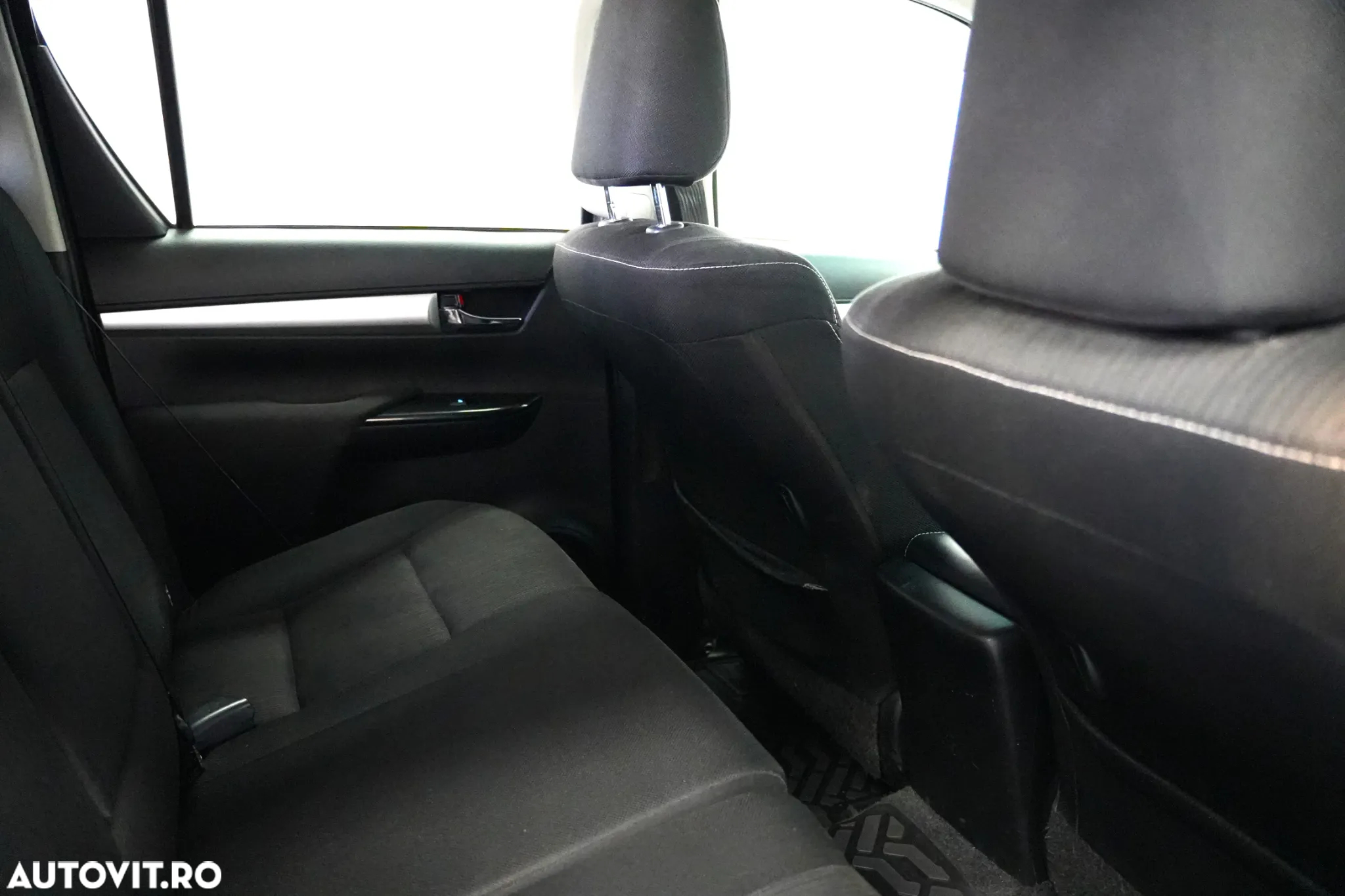 Toyota Hilux 4x4 Double Cab A/T Invincible - 11
