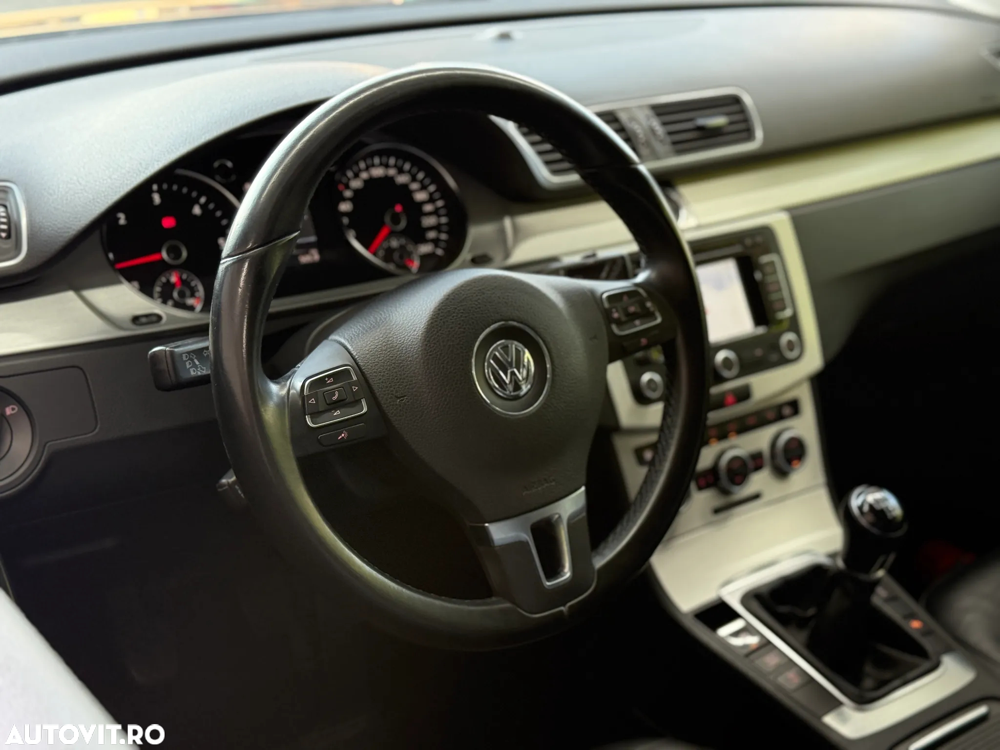 Volkswagen Passat Variant 2.0 TDI BlueMotion Technology Business Edition - 14