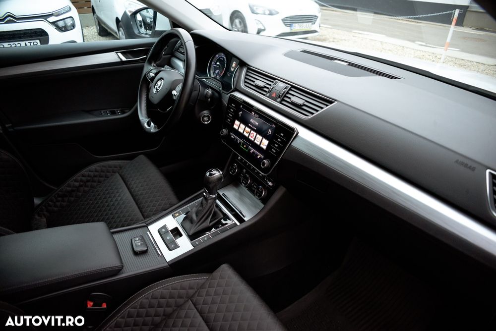 Skoda Superb 2.0 TDI DSG Style - 22