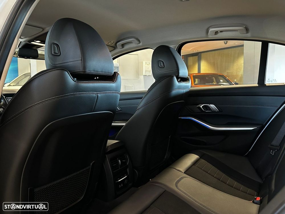 BMW 318 d Line Sport Auto - 30