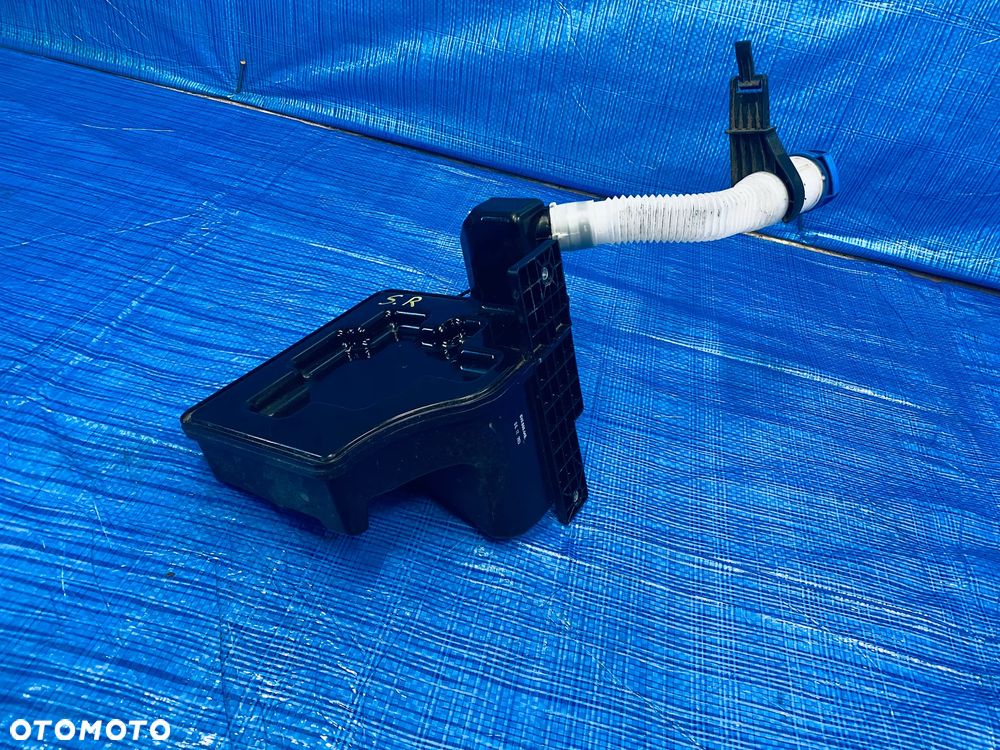 ZBIORNICZEK ZBIORNIK PŁYNU SPRYSKIWACZY POMPKA KOMPLETNY SKODA RAPID LIFT 2017R  6R0955453D 6R0955453E 6R0955453G 6R0955453H ORYGINAŁ - 2