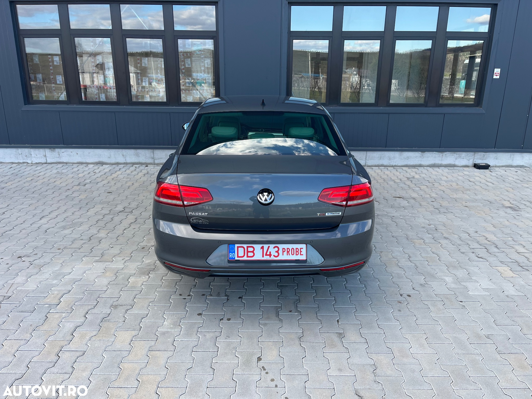 Volkswagen Passat 1.6 TDI (BlueMotion Technology) Comfortline - 19