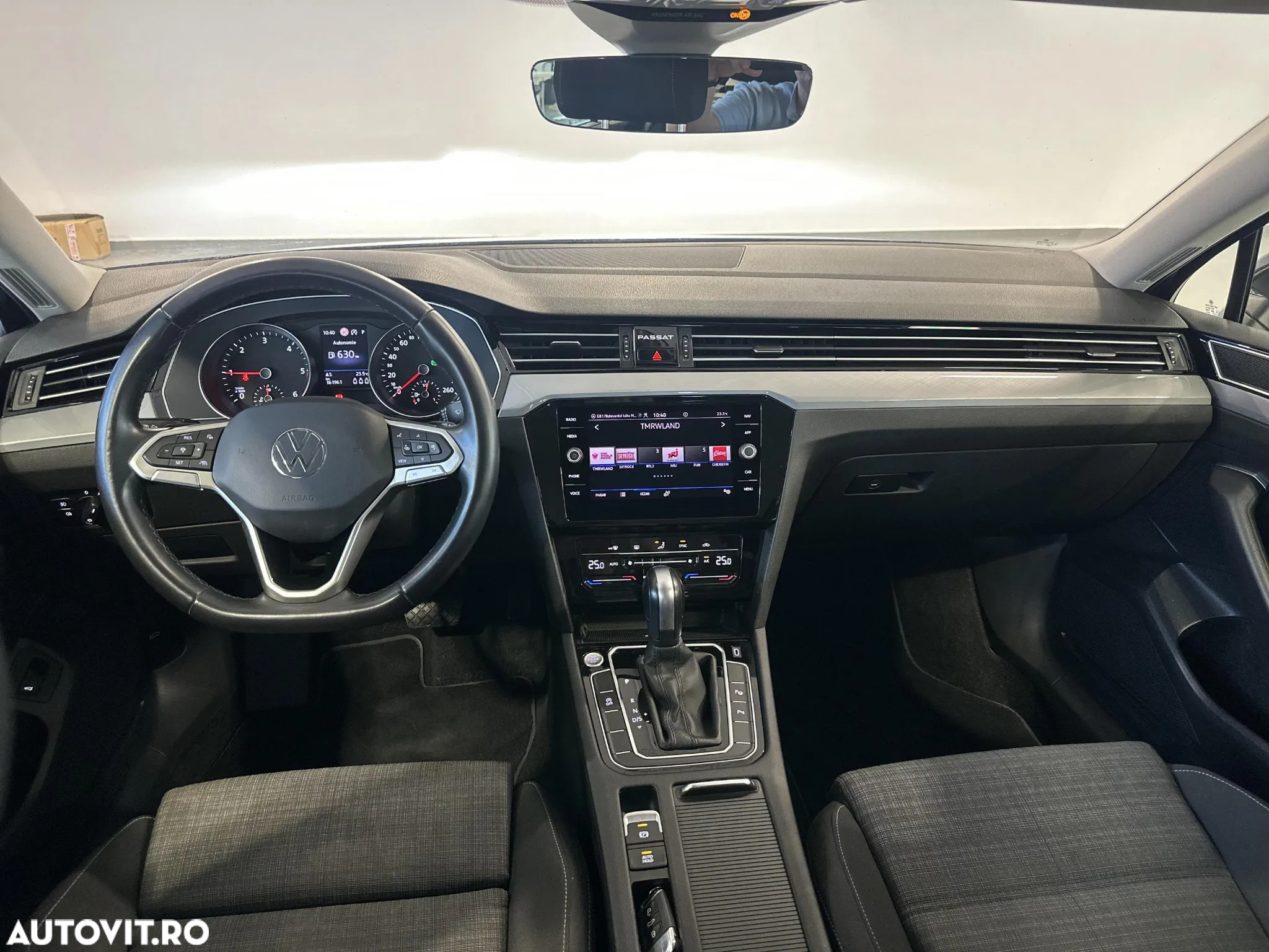 Volkswagen Passat - 9