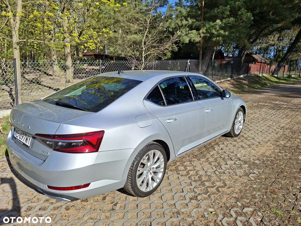 Skoda Superb 2.0 TDI 4x4 L&K DSG - 4