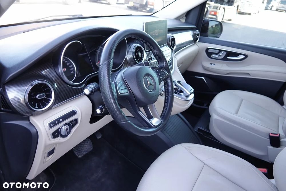 Mercedes-Benz Klasa V 300 d 4-Matic 9G-Tronic - 21