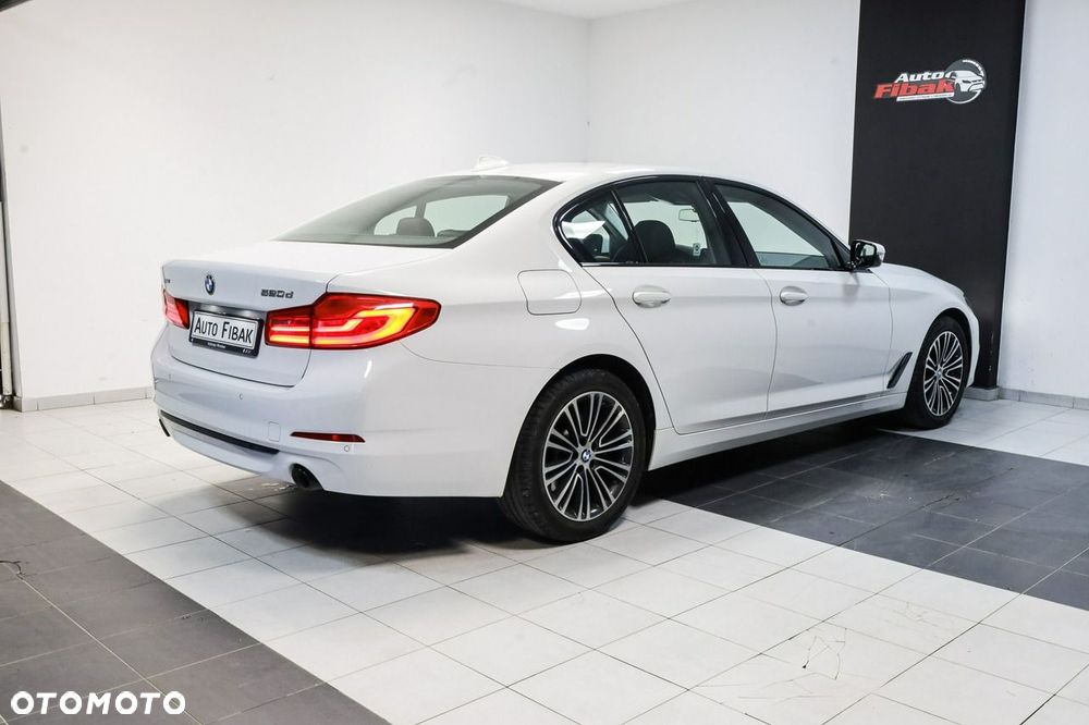 BMW Seria 5 520d xDrive Sport Line sport - 8