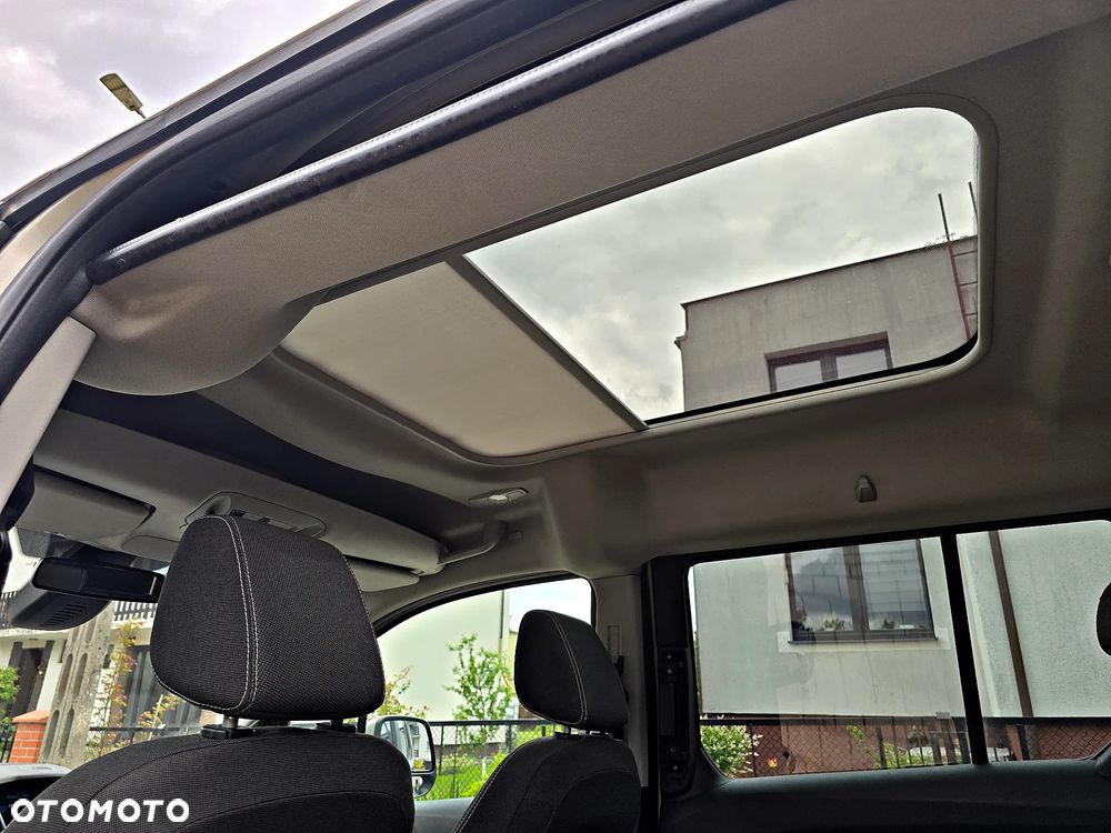 Ford Tourneo Connect Grand - 38